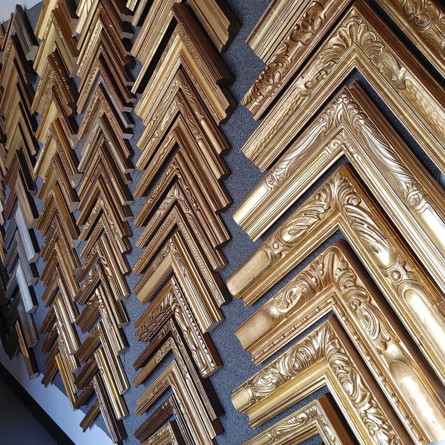 Collection of gilded and period frame samples